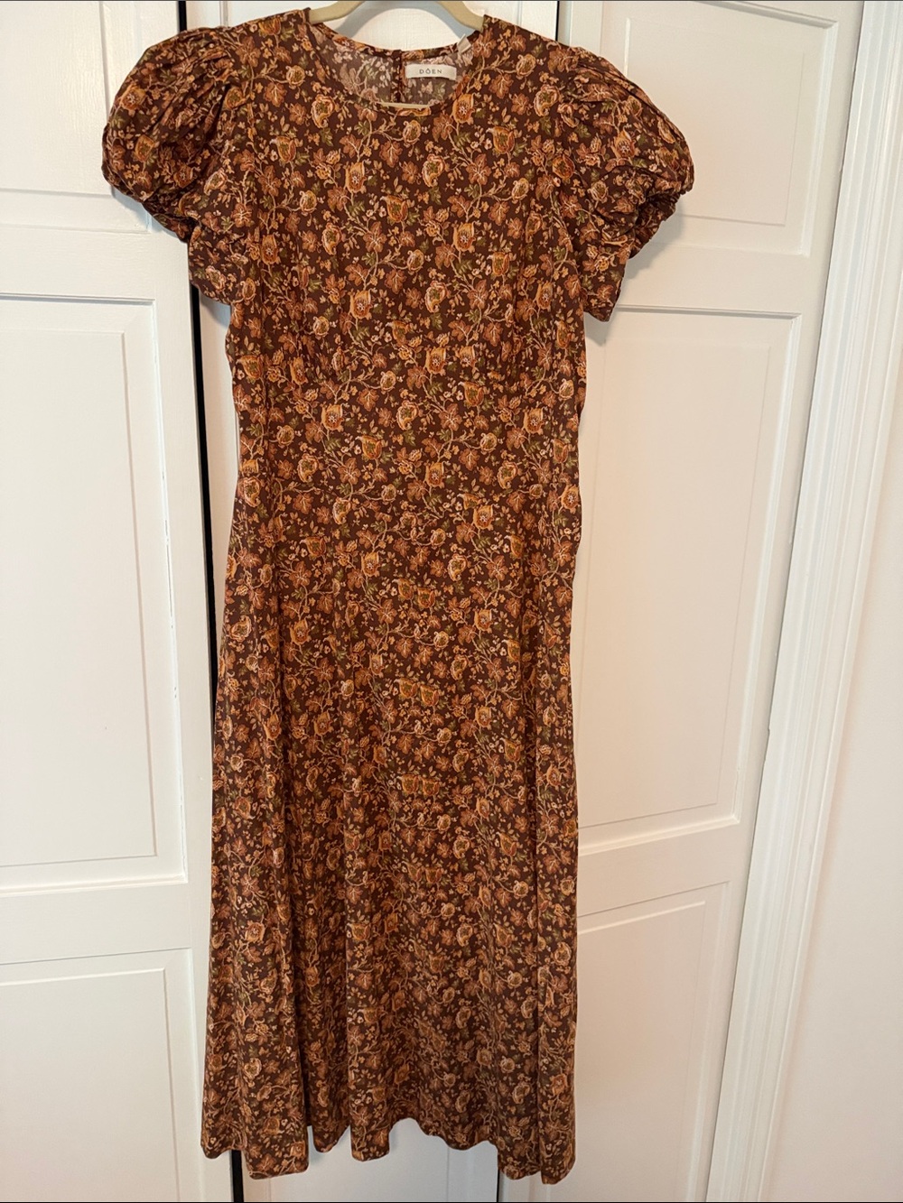Doen Brown Floral Puff-Sleeve Maxi Dress
